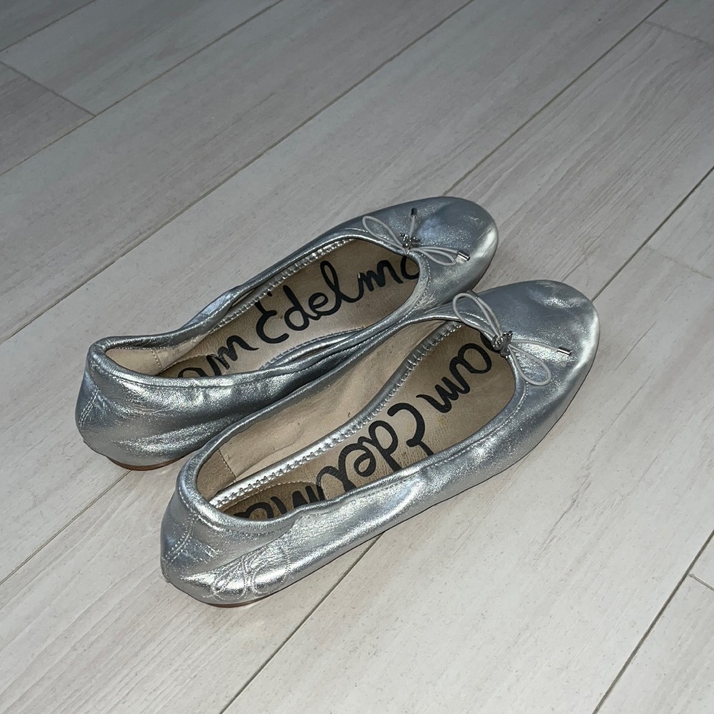 Silver Sam Edelman Flats!